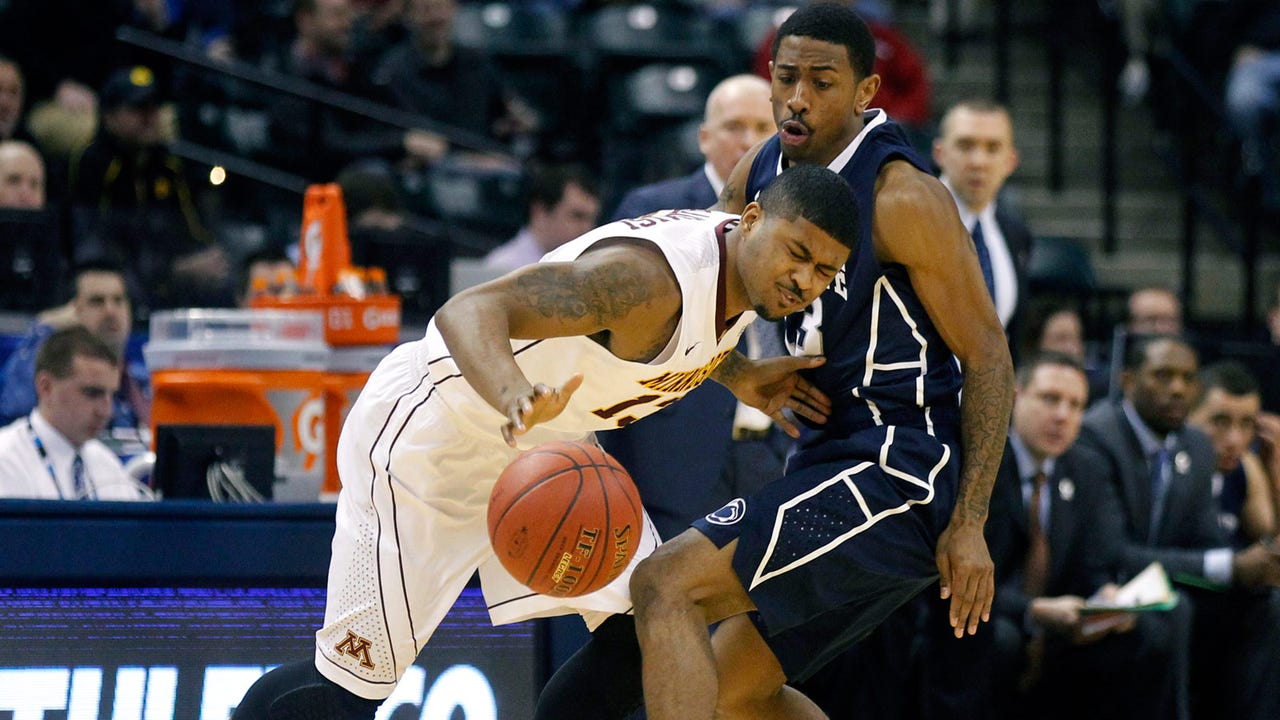 Gophers get crucial win, keep NCAA tourney hopes alive